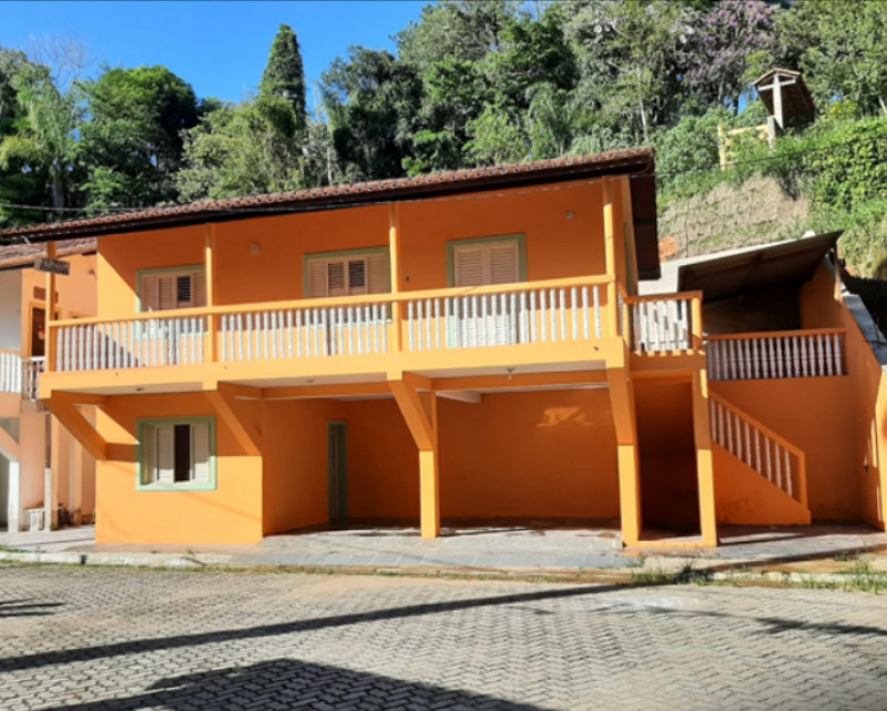 imóvel com 206m² - Centro - Bananal