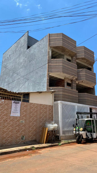 Apartamento à venda Paranoá Parque (Paranoá) com 600m² e 1 quarto por R$ 650.000 - 809560948-foto-predio-lateral.jpg