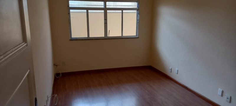 Apartamento à venda Vila Valqueire com 260m² e 3 quartos por R$ 450.000 - 1689670900-img-20240121-wa0101.jpg