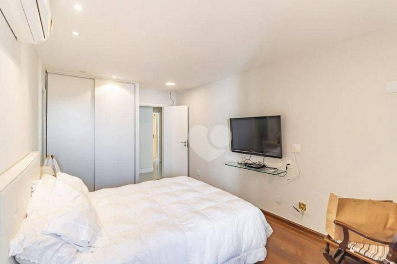 Cobertura à venda Barra da Tijuca com 574m² e 4 quartos por R$ 5.650.000 - 37777621-foto-23-de-cobertura-com-4-quartos-a-venda-574m-em-jardim-oceanico-rio-de-janeiro.jpg