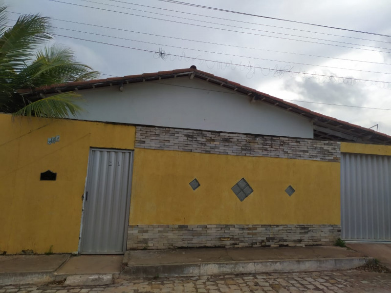 Casa à venda Centro com 220m² e 3 quartos por R$ 220.000 - 970866912-img-20220418-wa0052.jpg