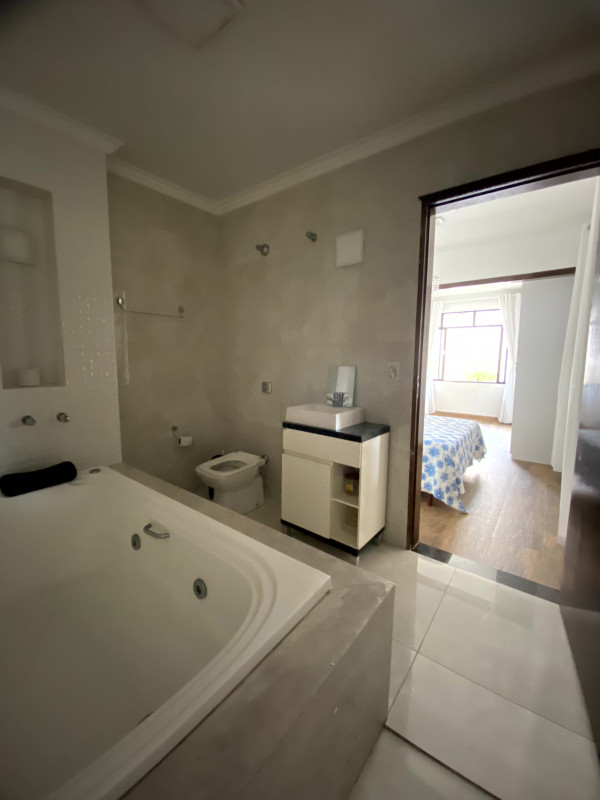 Casa à venda Xaxim com 229m² e 5 quartos por R$ 650.000 - 170702371-img-0364.jpg