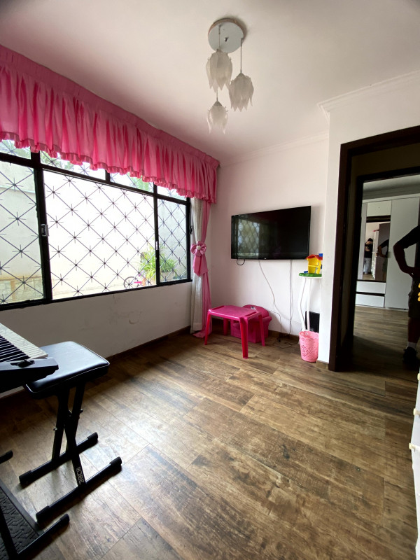 Casa à venda Xaxim com 229m² e 5 quartos por R$ 650.000 - 989085388-img-0357.jpg