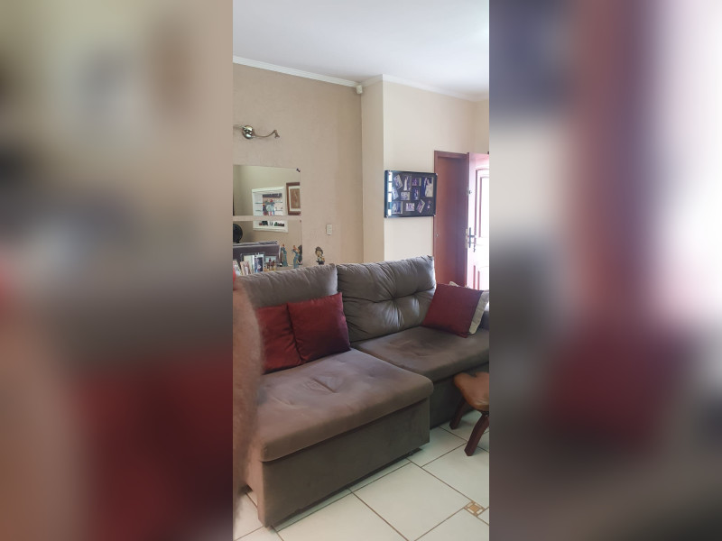 Casa à venda Jardim Europa com 250m² e 3 quartos por R$ 750.000 - 01-sala-de-estar-03.jpeg