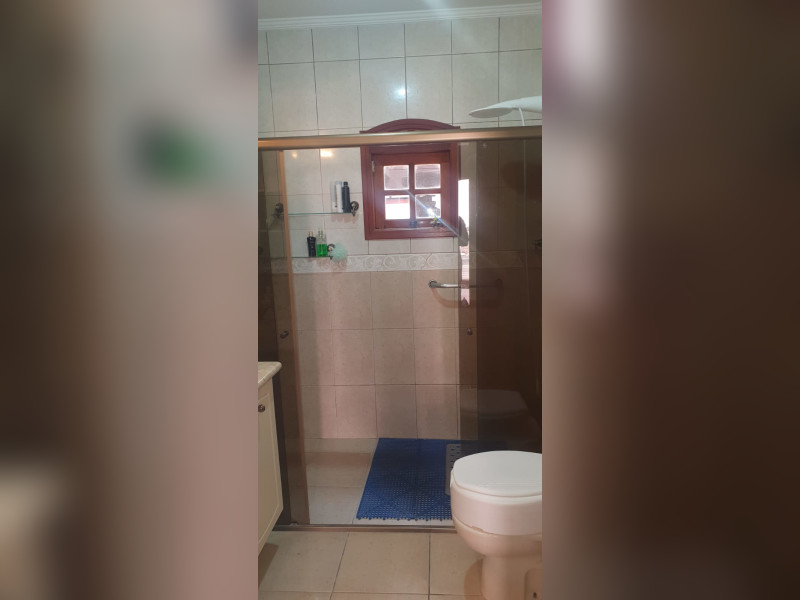 Casa à venda Jardim Europa com 250m² e 3 quartos por R$ 750.000 - 07-suite-06-banheiro.jpeg