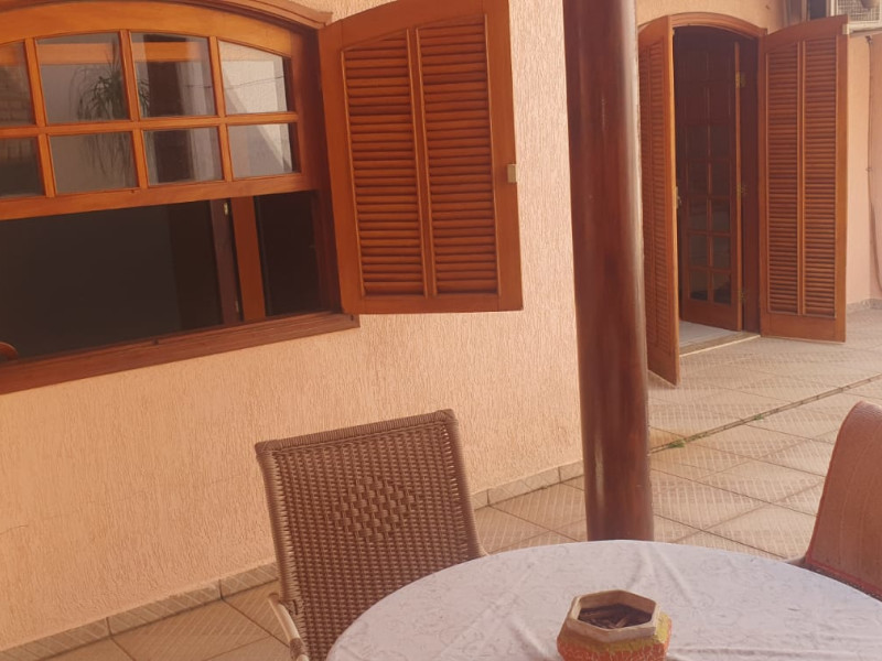 Casa à venda Jardim Europa com 250m² e 3 quartos por R$ 750.000 - 11-quintal-04-edicula.jpeg