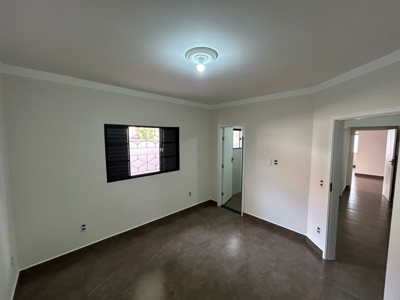 Casa à venda Vila São Lúcio com 200m² e 3 quartos por R$ 550.000 - img-20241020-wa0039.jpg