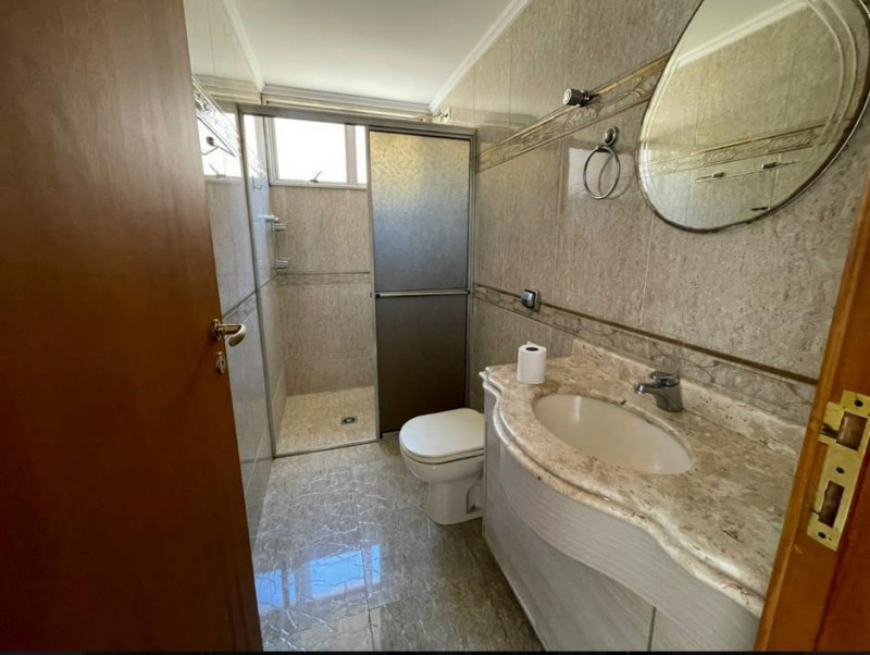 Apartamento à venda Conjunto Habitacional Inocente Vila Nova Jr com 147m² e 3 quartos por R$ 750.000 - 2080885471-banheiro-suite.jpeg