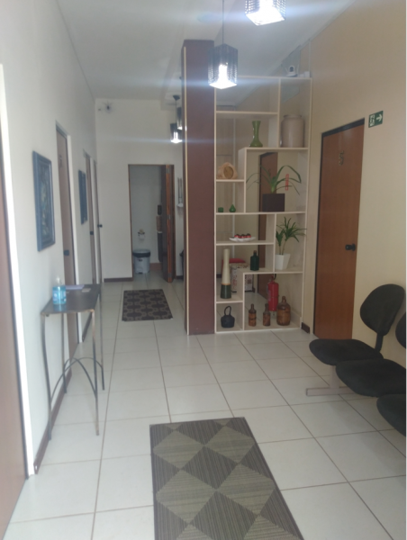 Comercial à venda Jardim Bandeirantes com 178m² e 1 quarto por R$ 420.000 - 1507232527-sala-espera.PNG