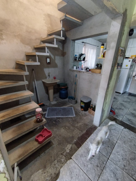 Casa à venda Padroeira com 150m² e 3 quartos por R$ 160.000 - 661267949-escada.jpeg