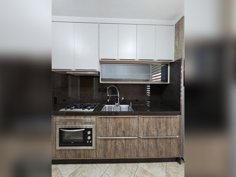Casa à venda Forquilhas com 114m² e 3 quartos por R$ 620.000 - 18-cozinha-planejada-visao-acessorios.jpg