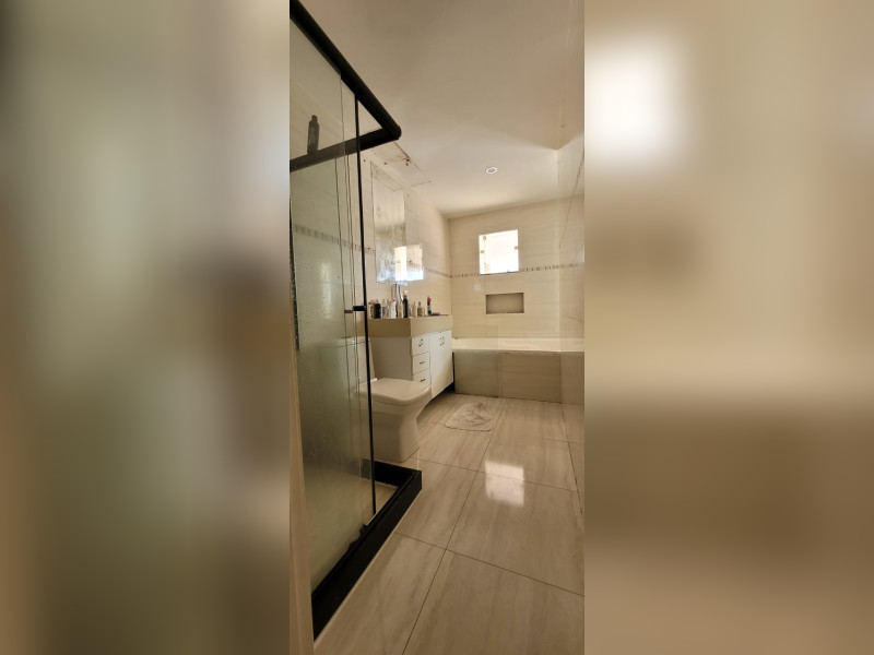 Casa à venda Bráz De Pina com 200m² e 4 quartos por R$ 900.000 - img-20240126-wa0038.jpg