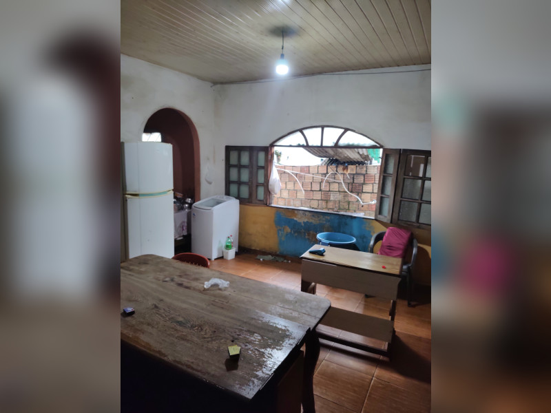Casa à venda Jorge Teixeira com 240m² e 1 quarto por R$ 200.000 - 1706294600434278873193284631039.jpg