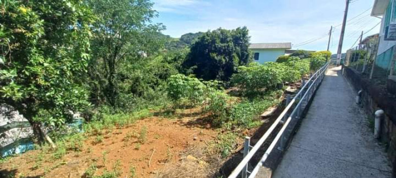 Terreno à venda Centro com 660m² e 1 quarto por R$ 320.000 - 1588225035-fb-img-1706541490765.jpg