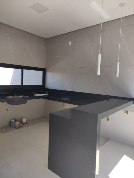 Casa à venda Centro com 176m² e 3 quartos por R$ 635.000 - 1961265838-whatsapp-image-2023-12-30-at-19.jpeg