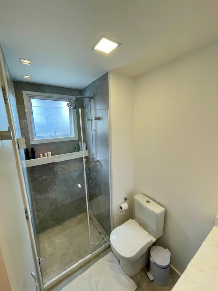 Apartamento à venda Jardim das Acácias com 103m² e 2 quartos por R$ 1.790.000 - 1250874420-banheiro-senhora3.JPG