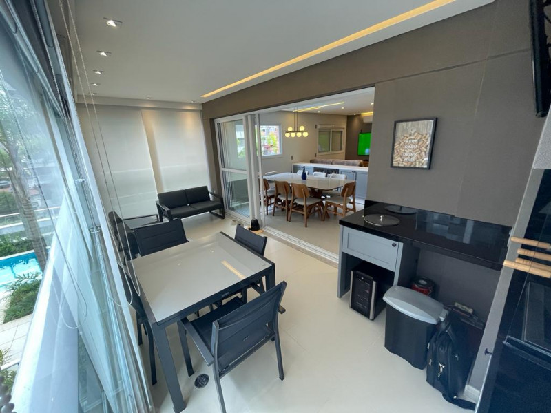 Apartamento à venda Jardim das Acácias com 103m² e 2 quartos por R$ 1.790.000 - 1668107390-varanda1.JPG