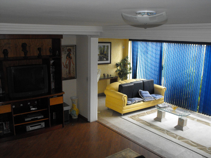 Casa de condomínio à venda Parque Munhoz com 220m² e 3 quartos por R$ 1.050.000 - 1814649369-7sala-de-video.jpg