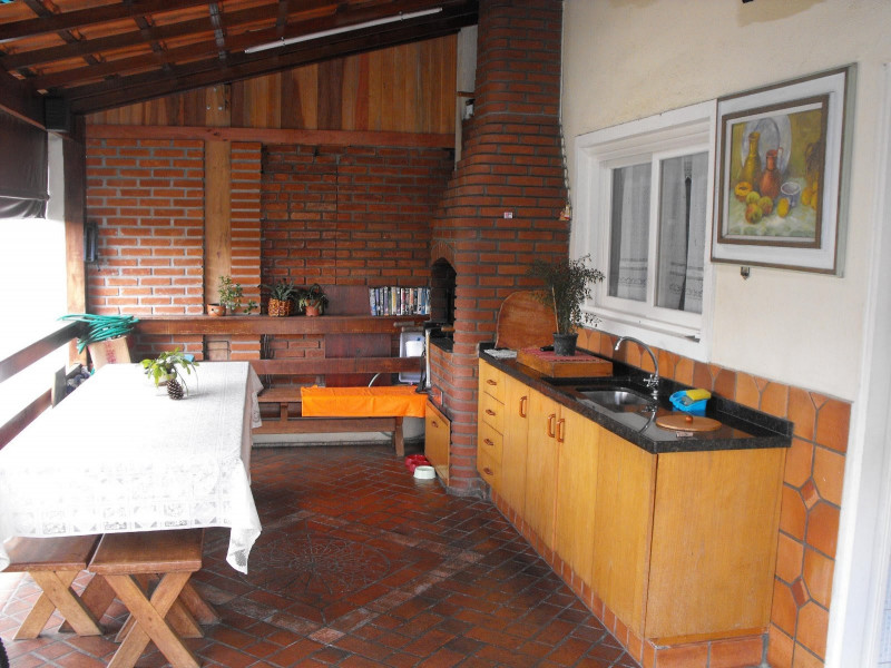 Casa de condomínio à venda Parque Munhoz com 220m² e 3 quartos por R$ 1.050.000 - 720650312-5area-da-churrasqueira.jpg