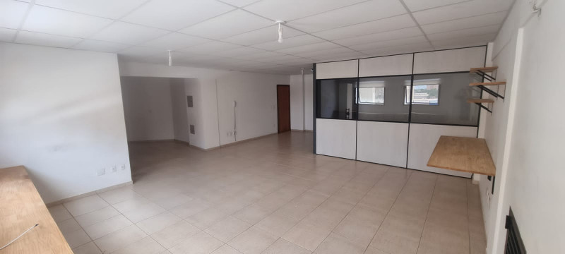 Comercial para alugar Centro com 83m² e 1 quarto por R$ 2.800 - 907104901-50d93358-fcc1-4571-90cb-a10d2e77fbb4.jpeg