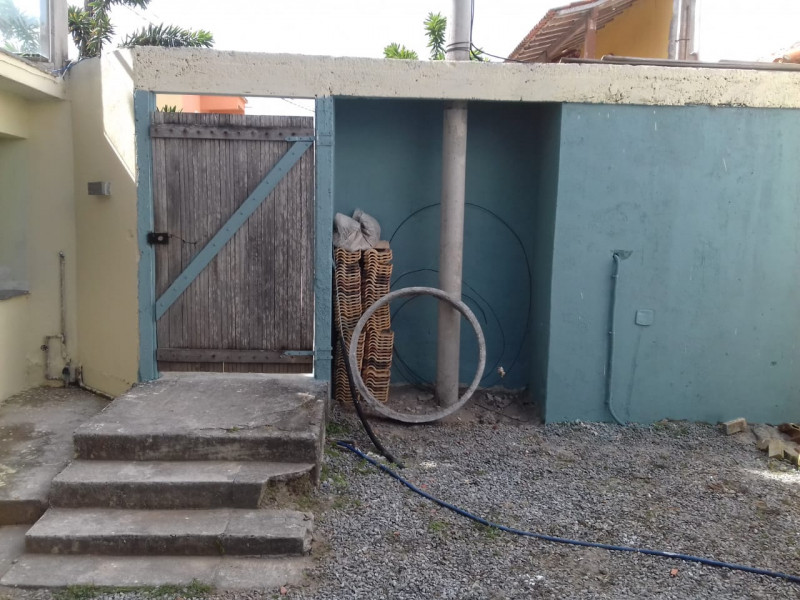 Casa à venda Paiol de Pólvora com 30m² e 3 quartos por R$ 180.000 - 1552449193-foto-da-casa-do-pero-quintal-22.jpg