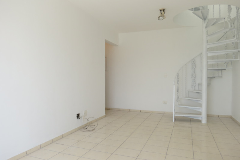 Sítio à venda Cangaíba com 9000m² e 3 quartos por R$ 900.000 - 496291707-img-4694.JPG