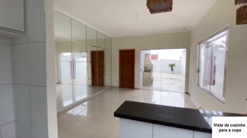 Casa à venda Jardim Nova Yorque com 300m² e 3 quartos por R$ 460.000 - 1081919142-cozinha2.jpg