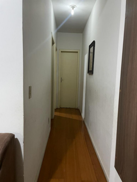 Apartamento à venda Centro com 63m² e 2 quartos por R$ 250.000 - 1474061003-corredor.jpeg