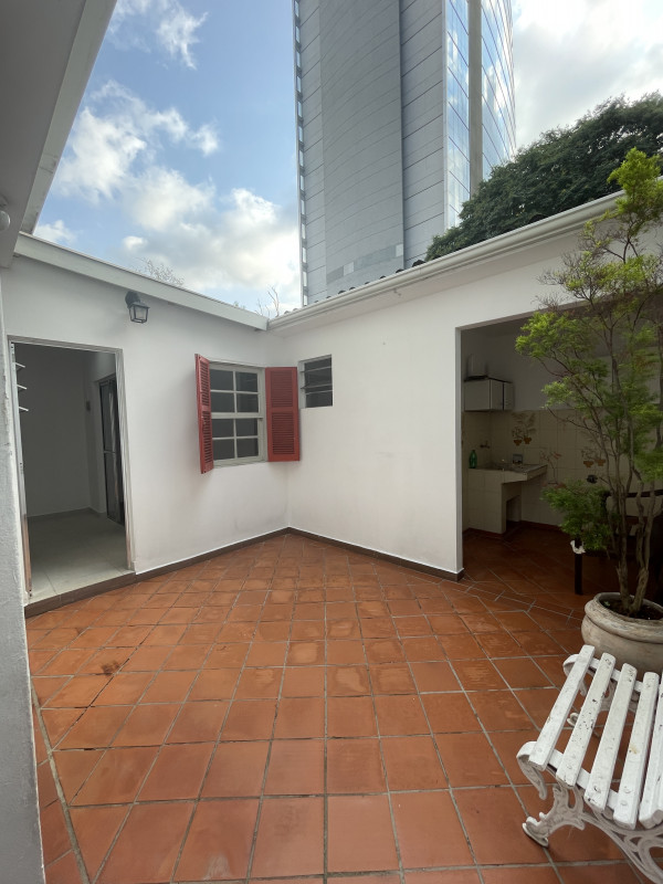 Casa de condomínio à venda Itaim Bibi com 136m² e 4 quartos por R$ 2.500.000 - 498669552-quintal.JPG