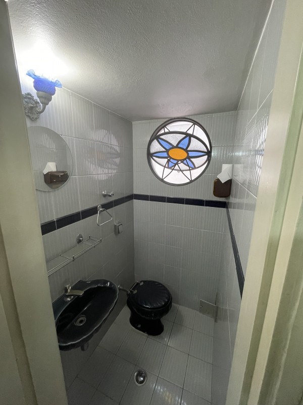 Casa de condomínio à venda Itaim Bibi com 136m² e 4 quartos por R$ 2.500.000 - 640075973-lavabo-terreo.JPG