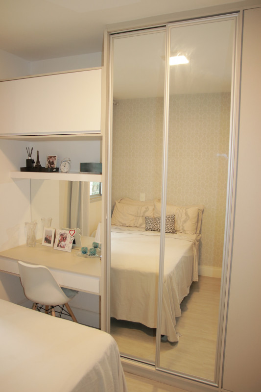 Apartamento à venda Gama Leste com 66m² e 2 quartos por R$ 407.000 - 1453786589-quarto-suite-armarios-3.JPG