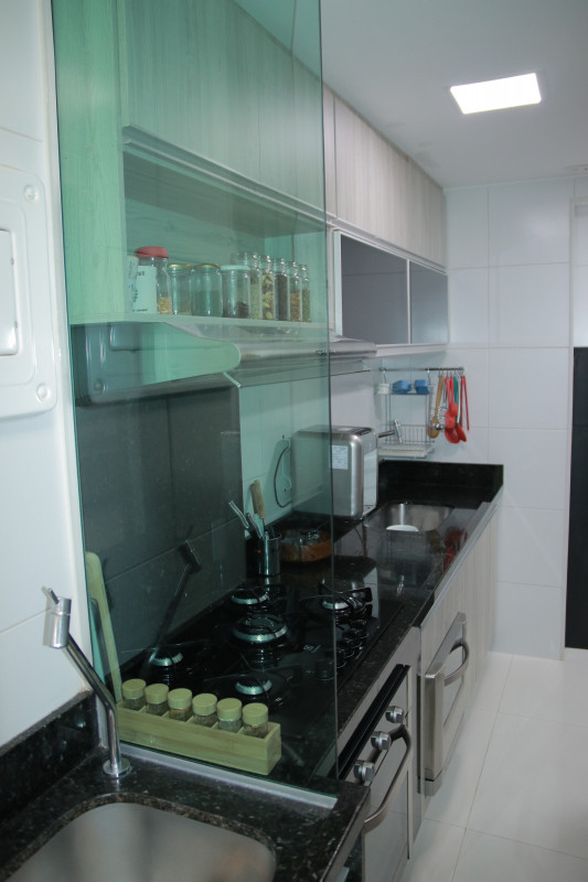 Apartamento à venda Gama Leste com 66m² e 2 quartos por R$ 407.000 - 348796863-cozinha-bancada-e-armarios-2.JPG