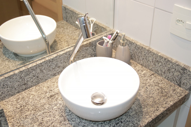 Apartamento à venda Gama Leste com 66m² e 2 quartos por R$ 407.000 - 480510474-banheiro-loucas-2.JPG