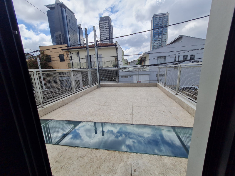 Casa à venda Chácara Santo Antônio (Zona Sul) com 120m² e 2 quartos por R$ 1.020.000 - 1965657652-t-sacada.jpg