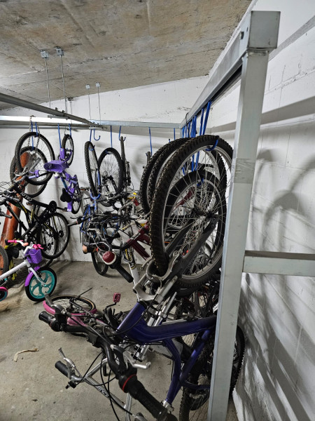 Apartamento à venda Quitaúna com 55m² e 2 quartos por R$ 410.000 - 1266941531-cond-bicicletario-01.jpg