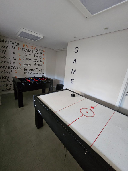 Apartamento à venda Quitaúna com 55m² e 2 quartos por R$ 410.000 - 1673723507-cond-sala-de-jogos-01.jpg