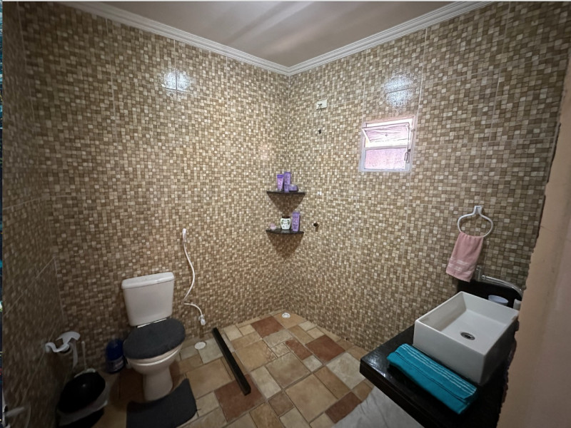 Casa à venda Torrões com 650m² e 4 quartos por R$ 850 - 1528116045-6225599d-d1c5-431b-87b0-54ff6309b176.jpeg