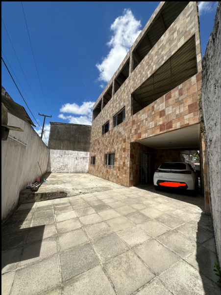 Casa à venda Torrões com 650m² e 4 quartos por R$ 850 - 1538658057-5fe80ce1-9bec-4c4f-bd80-ac83753157f4.jpeg