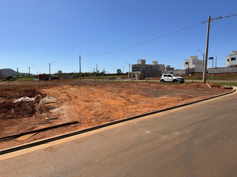 Terreno à venda Jardim Veneza com 400m² e 1 quarto por R$ 400.000 - 1190988413-img-0208.jpeg