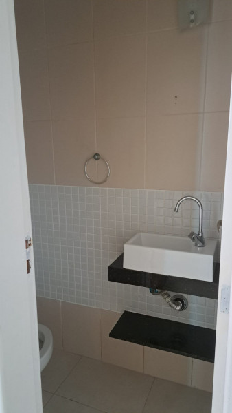 Cobertura à venda Braga com 165m² e 2 quartos por R$ 765.000 - 1052634295-lavabo.jpeg