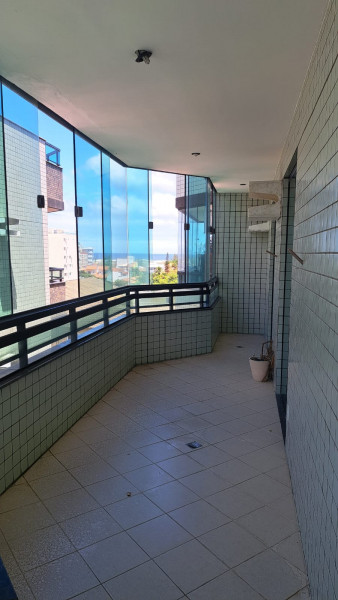 Cobertura à venda Braga com 165m² e 2 quartos por R$ 765.000 - 1379462974-varanda.jpeg