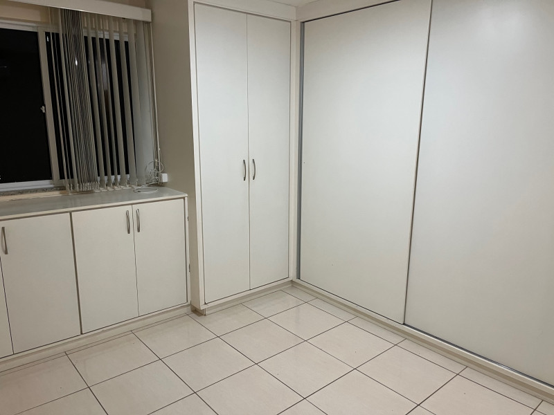 Apartamento à venda Parque Turf Club com 85m² e 2 quartos por R$ 265.000 - 1220970765-armarios-suite.jpg