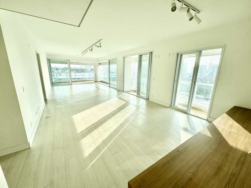 Apartamento à venda Campo Belo com 219m² e 3 quartos por R$ 3.390.000 - 869011402-img-1875.jpeg