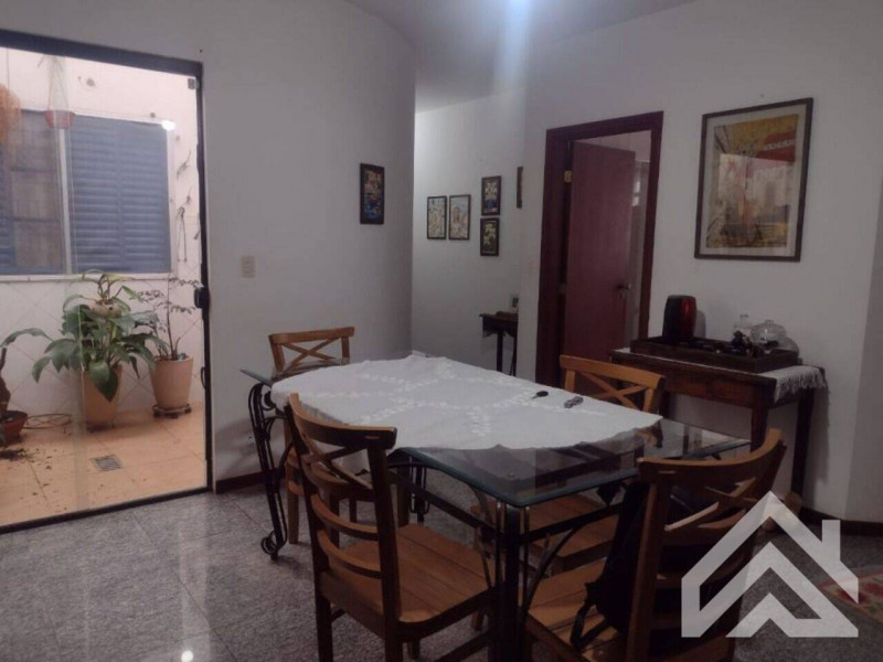 Casa à venda Jardim Claret com 300m² e 4 quartos por R$ 750.000 - 105644063-sala-de-jantar-e-jardim-de-inverno.jpg