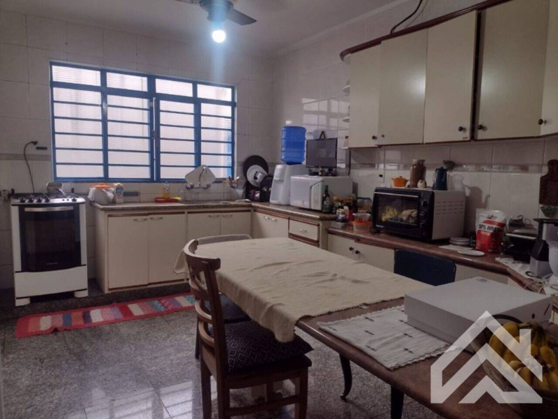 Casa à venda Jardim Claret com 300m² e 4 quartos por R$ 750.000 - 1756235665-cozinha-2.jpg