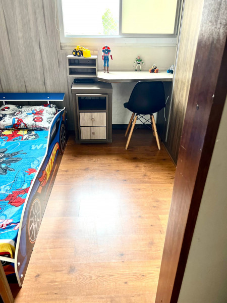 Apartamento à venda Mossunguê com 65m² e 3 quartos por R$ 585.000 - 1100259129-04-quarto-com-mesa-01.jpeg