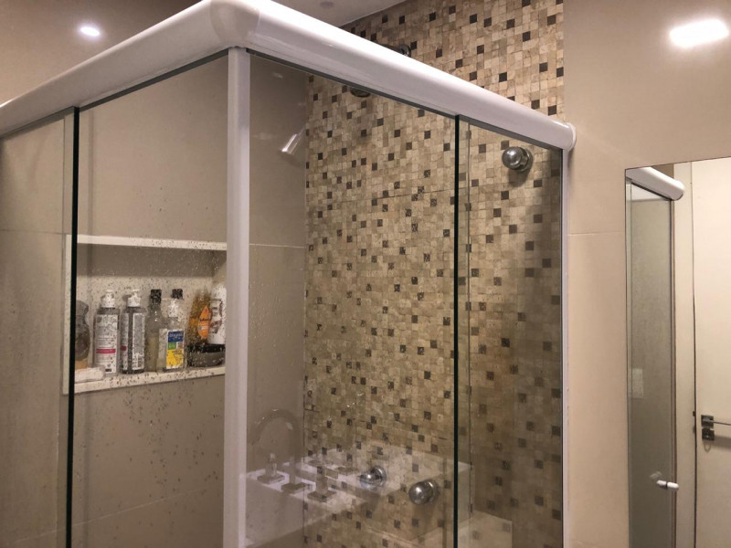 Apartamento à venda Itanhangá com 58m² e 2 quartos por R$ 215.000 - 1966189901-banheiro-11.JPG