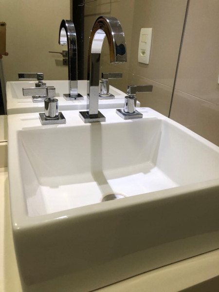 Apartamento à venda Itanhangá com 58m² e 2 quartos por R$ 215.000 - 78876686-banheiro7.JPG