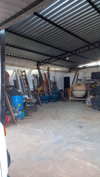 Comercial à venda Centro com 200m² e 1 quarto por R$ 250.000 - 560683600-terreno-baixo-dentro-2.jpeg