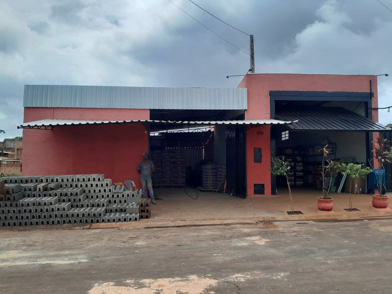 Comercial à venda Centro com 200m² e 1 quarto por R$ 250.000 - 822781615-terreno-lado-baixo.jpg